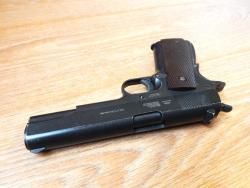 Пневматический Gletcher Colt CLT 1911 4.5 мм (Blowback). С комплектом.