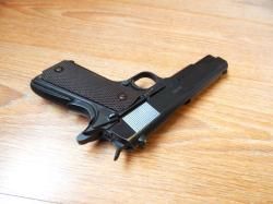 Пневматический Gletcher Colt CLT 1911 4.5 мм (Blowback). С комплектом.