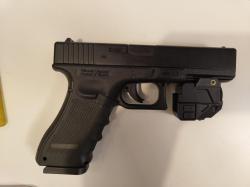 Пневматический Glock 22 нулевый. Отстреляно 10 баллонов