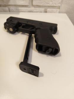 Пневматический Glock 22 нулевый. Отстреляно 10 баллонов