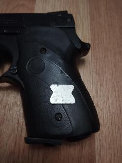 Пневматический пистолет Anics A111