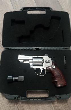 Пневматический пистолет Gletcher SW R25