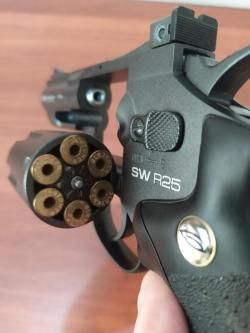 Пневматический пистолет Gletcher SW R25