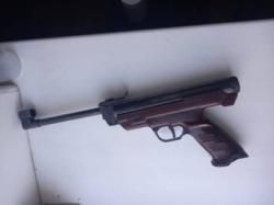 Пневматический пистолет ИЖ-40