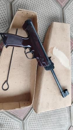 Пневматический пистолет ИЖ-40