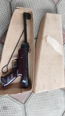 Пневматический пистолет ИЖ-40