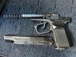 Пневматический пистолет MP654k-20