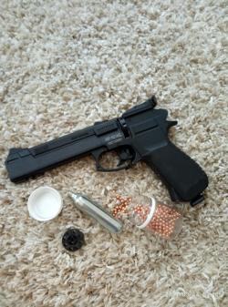 Пневматический пистолет мр-651кс в отличном состоянии, с документами.