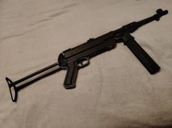 Пневматический пистолет-пулемет Umarex Legends MP40 German-Legacy Edition 4,5 мм