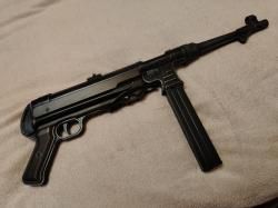 Пневматический пистолет-пулемет Umarex Legends MP40 German-Legacy Edition 4,5 мм