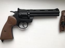 Пневматический пистолет-револьвер Crosman 357 