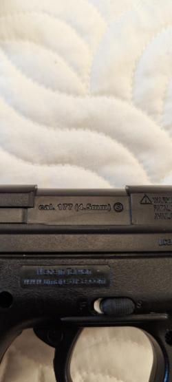 Пневматический пистолет SMITH & WESSON M&P