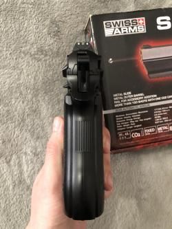 Пневматический пистолет Swiss Arms SA941