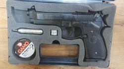 Пневматический пистолет Umarex Beretta 92 FS