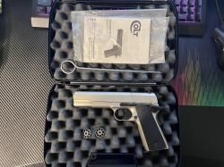 Пневматический пистолет Umarex Colt Government 1911 A1 Никель 4.5 мм (пулевой).