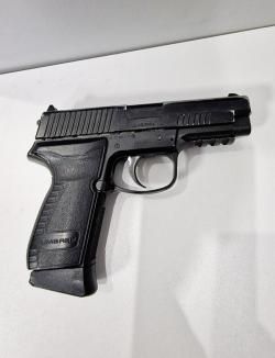 Пневматический пистолет Umarex HPP с функцией Blowback.
