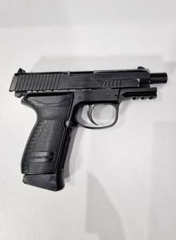 Пневматический пистолет Umarex HPP с функцией Blowback.