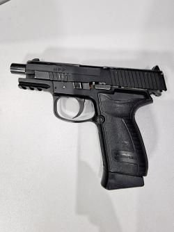 Пневматический пистолет Umarex HPP с функцией Blowback.