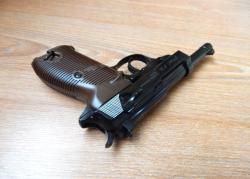 Пневматический пистолет Umarex Walther P38 4.5 мм, новый, с комплектом. Blow Back.
