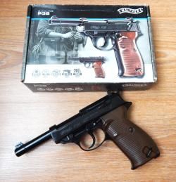 Пневматический пистолет Umarex Walther P38 4.5 мм, новый, с комплектом. Blow Back.