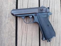 Пневматический пистолет Umarex Walther PPK 4.5 