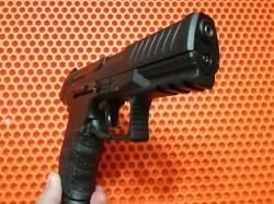 Пневматический пистолет Umarex Walther PPQ (пулевой).