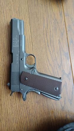 Пневматический пистолет 