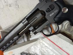 Пневматический револьвер SW B6