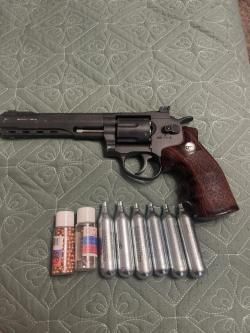 Пневматический револьвер Borner Super Sport 702 (3Дж, металл, с картриджами 6шт) кал.4.5 м