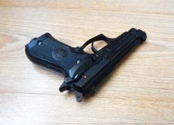 Пневматический пистолет Beretta 84 FS от Umarex с комплектом.(Blowback)