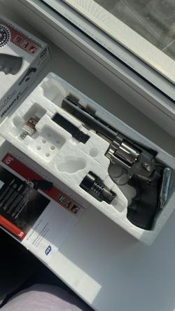 Пневматический револьвер Dan Wesson 6