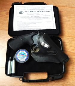 Пневматический револьвер Umarex Smith & Wesson 586 4 (S&W). Германия, с комплектом. В идеа
