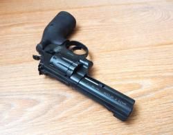 Пневматический револьвер Umarex Smith & Wesson 586 4 (S&W). Германия, с комплектом. В идеа