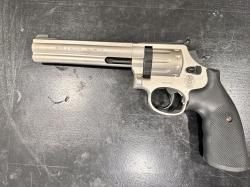 Пневматический револьвер Umarex Smith &Wesson  686