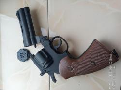 Пневматический револьвер Crosman 357