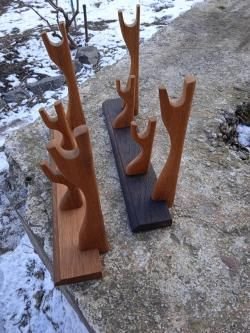 Подставки для хранения коллекционного, сувенирного холодного оружия.