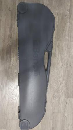 Полуавтоматическое ружье Benelli M1 Super 90.