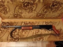 Помповое гладкоствольное ружье 12 калибр, пятизарядка