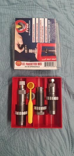 пресс lee, hornady , матрицы lee 308,30-06,223,9-19,32 smitt, триклер hornady ,весы lyman