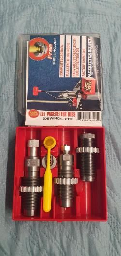 пресс lee, hornady , матрицы lee 308,30-06,223,9-19,32 smitt, триклер hornady ,весы lyman