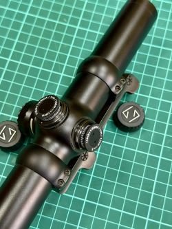 Прицел оптический Carl Zeiss Victory Varipoint 1,1-4*24 FFP T* + Кронштейн Blaser
