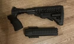 Приклад для Моссберг (Mossberg) 500 в комплекте с тактическим цевьем. 