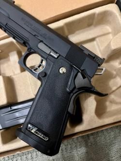 Продается СТРАЙКБОЛЬНЫЙ ПИСТОЛЕТ WE HI-CAPA 5.2R (COLT 1911) GREEN GAS (BLOW BACK)