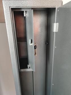 Продам сейф для оружия и амуницию 