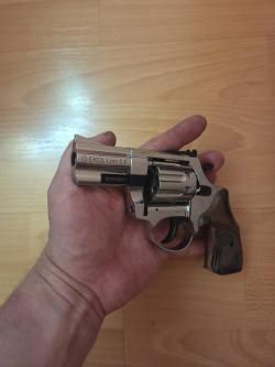 Продам сигнальный револьвер EKOL LOM 5.6