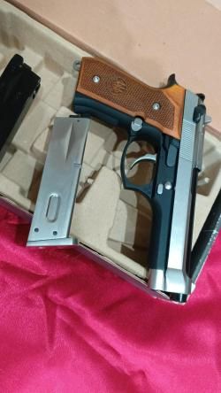 Продам страйкбольный пистолет WE M9Беретта