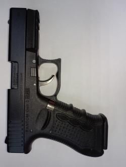 Продам травматический пистолет Фантом Ген 3