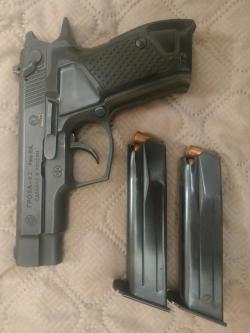 Продам травматический пистолет Гроза 02 , СОСТОЯНИЕ НОВОГО.