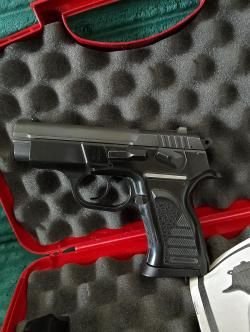 Продам травматический пистолет Tanfoglio TG-1