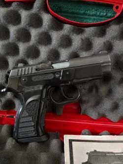 Продам травматический пистолет Tanfoglio TG-1